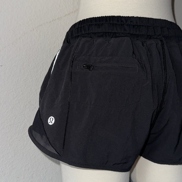 Lululemon Hotty Hot Short Black (First Release) *2.5" size 6 - Picture 11 of 16